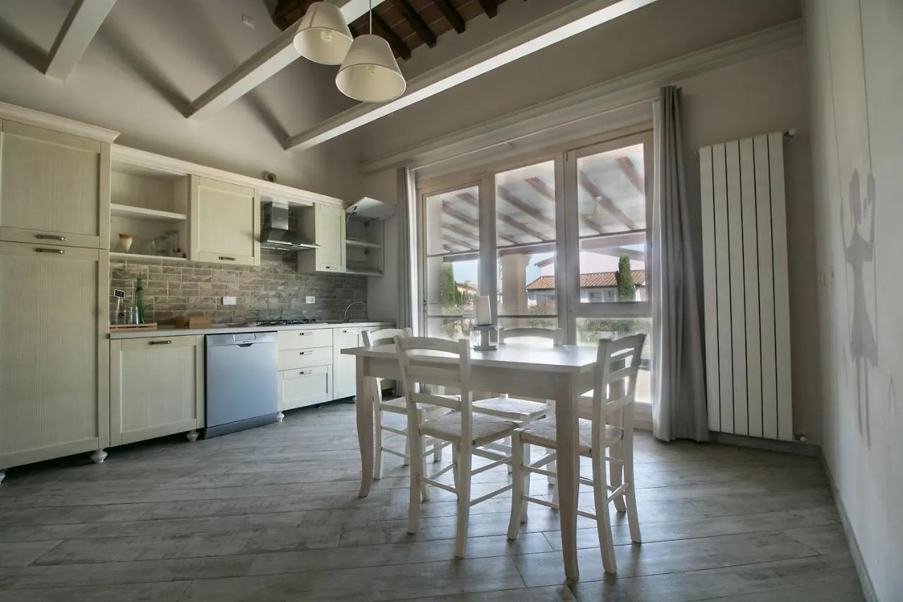 Fattoria Palazzeta - Pet & Family Friendly Aparthotel Cecina  0*, Cecina (Livorno)