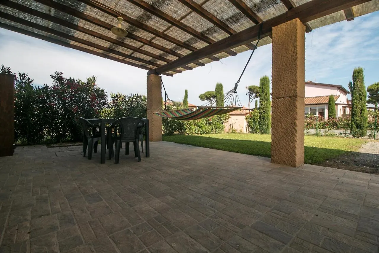 Aparthotel Fattoria Palazzeta - Pet & Family Friendly Cecina  0*, Cecina (Livorno)