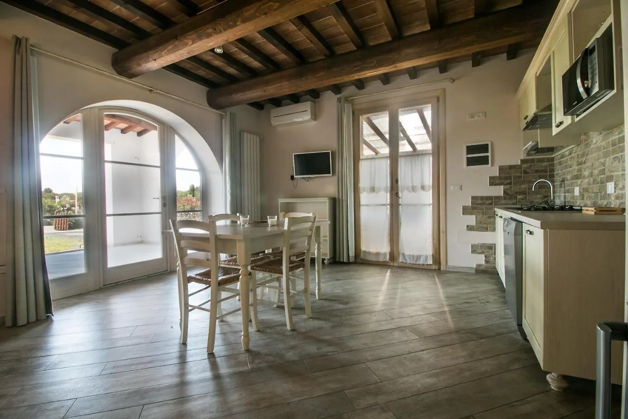 Fattoria Palazzeta - Pet & Family Friendly Aparthotel Cecina