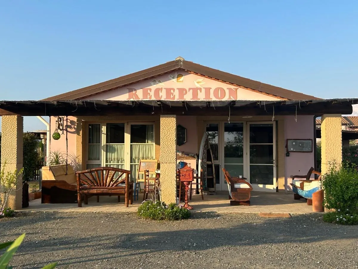 Fattoria Palazzeta - Pet & Family Friendly Aparthotel Cecina