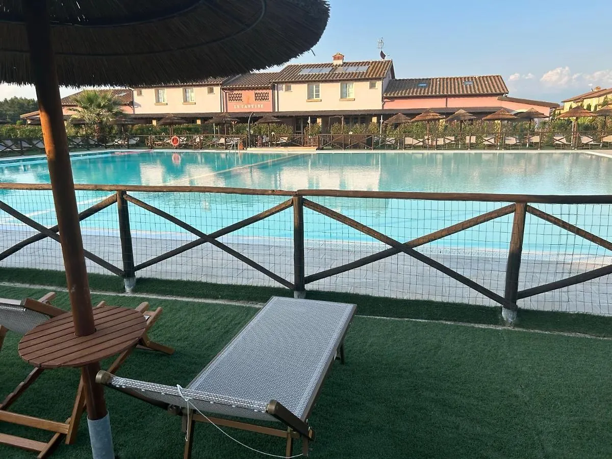 Fattoria Palazzeta - Pet & Family Friendly Aparthotel Cecina