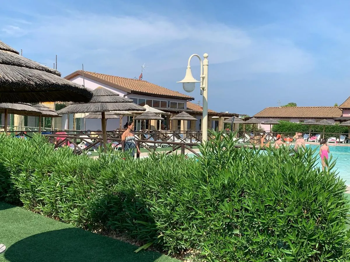 Aparthotel Fattoria Palazzeta - Pet & Family Friendly Cecina