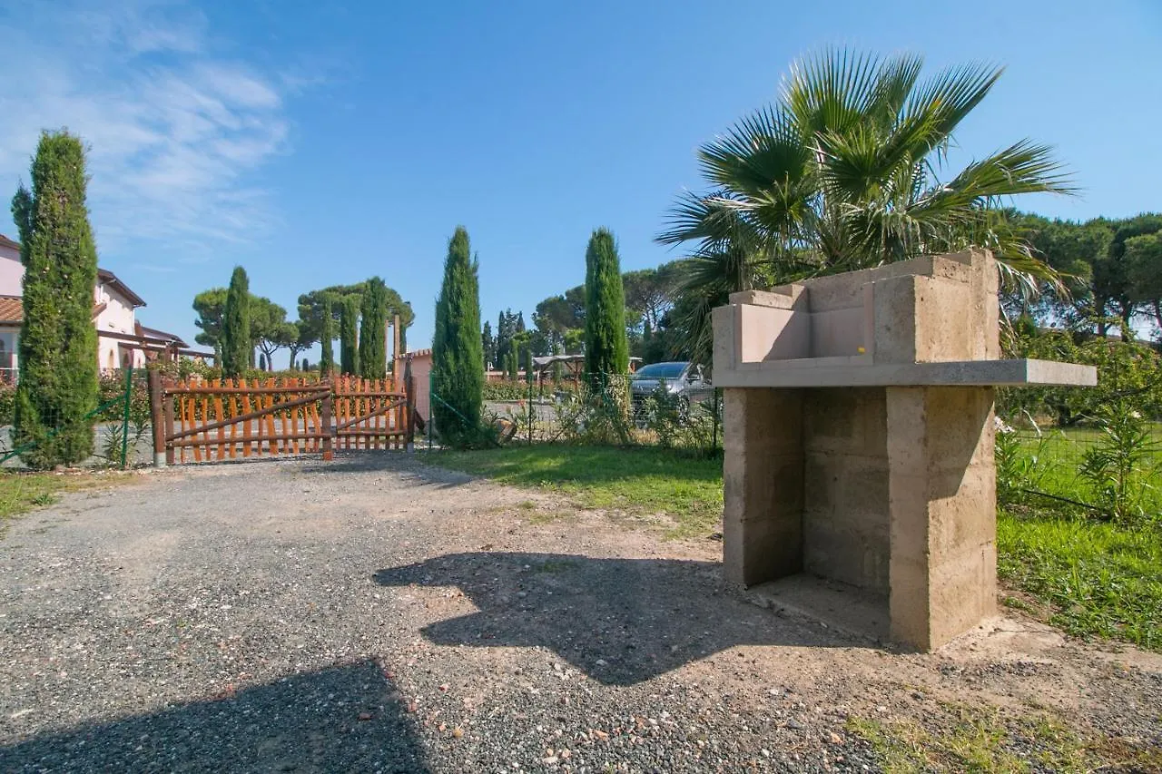 Fattoria Palazzeta - Pet & Family Friendly Aparthotel Cecina  0*, Cecina (Livorno) Italien