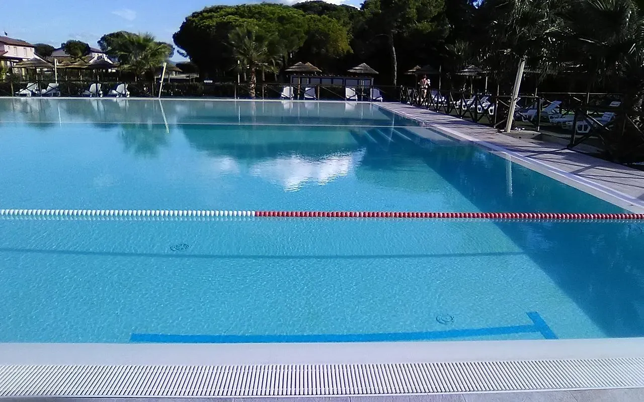 Fattoria Palazzeta - Pet & Family Friendly Aparthotel Cecina  0*, Cecina (Livorno)